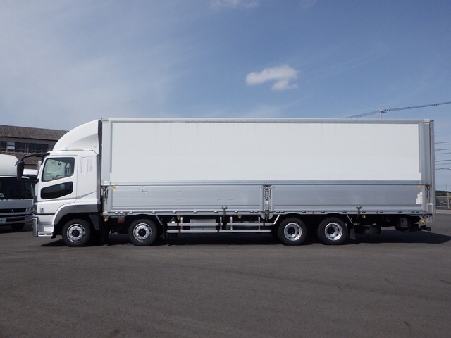 三菱ふそうスーパーグレートアルミウイング大型（10t）[写真08]