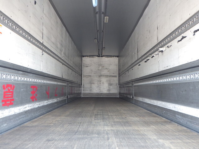 三菱ふそうスーパーグレートアルミウイング大型（10t）[写真09]