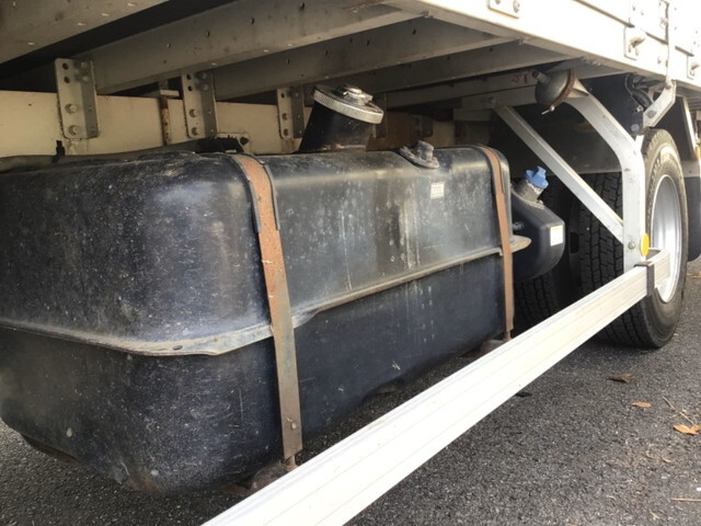 三菱ふそうファイターアルミウイング中型（4t）[写真06]