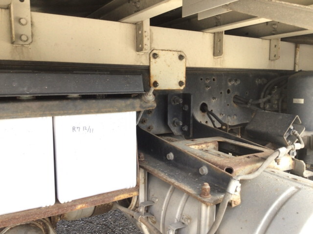 三菱ふそうファイターアルミウイング中型（4t）[写真08]