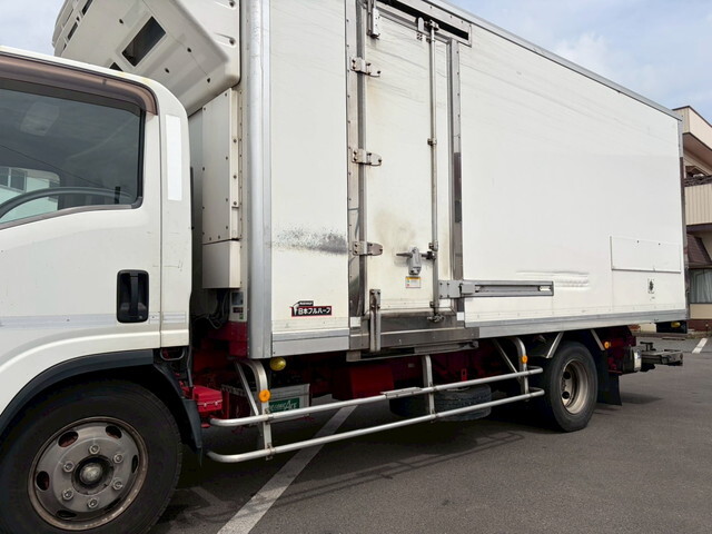 いすゞエルフ冷凍車（冷蔵車）小型（2t・3t）[写真12]