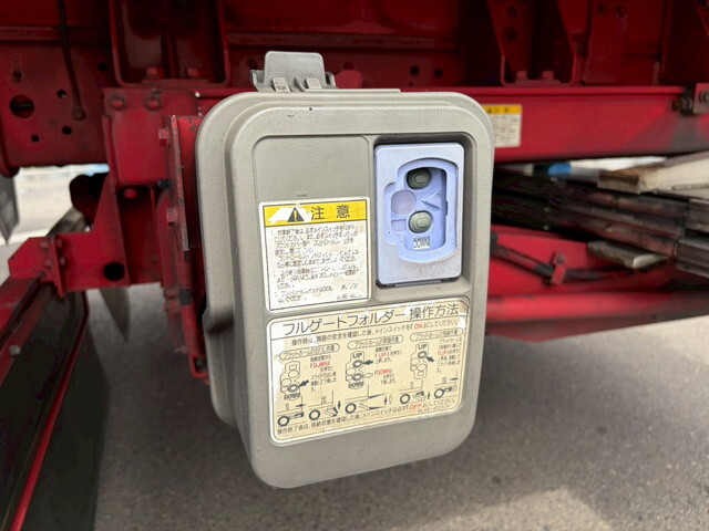 いすゞエルフ冷凍車（冷蔵車）小型（2t・3t）[写真19]