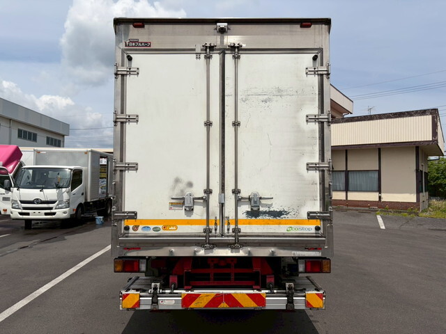 いすゞエルフ冷凍車（冷蔵車）小型（2t・3t）[写真02]