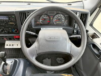 いすゞエルフ冷凍車（冷蔵車）小型（2t・3t）[写真30]