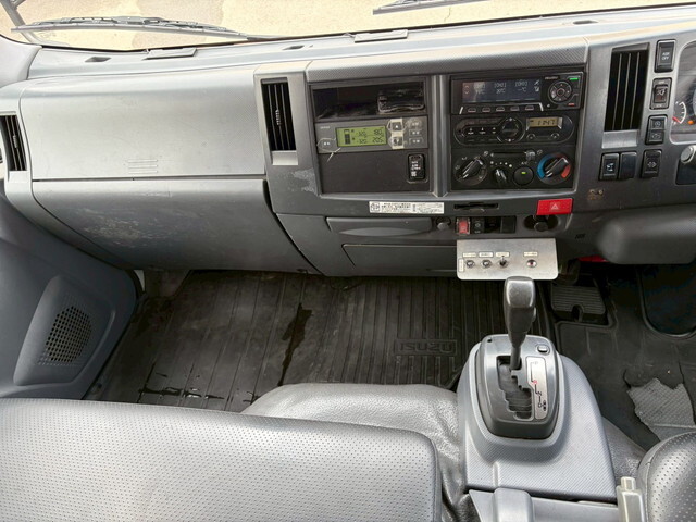 いすゞエルフ冷凍車（冷蔵車）小型（2t・3t）[写真30]