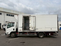 いすゞエルフ冷凍車（冷蔵車）小型（2t・3t）[写真08]