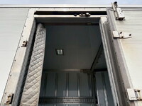 いすゞエルフ冷凍車（冷蔵車）小型（2t・3t）[写真09]