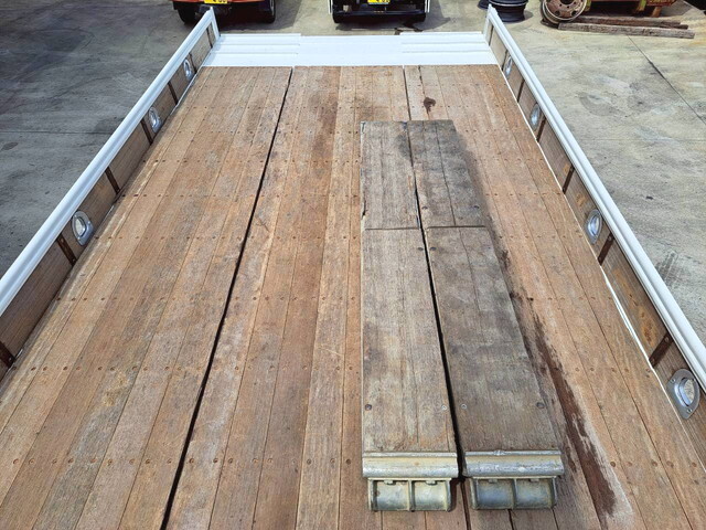 日野レンジャーセルフクレーン3段増トン（6t・8t）[写真27]