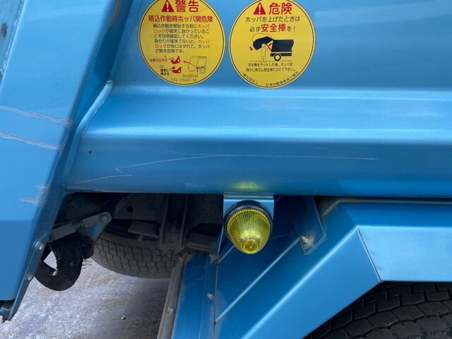日野レンジャーパッカー車（塵芥車）中型（4t）[写真08]