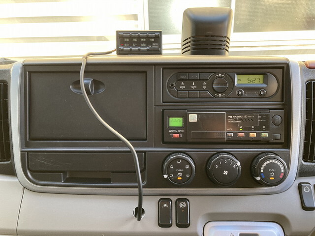 三菱ふそうキャンターアルミバン小型（2t・3t）[写真15]