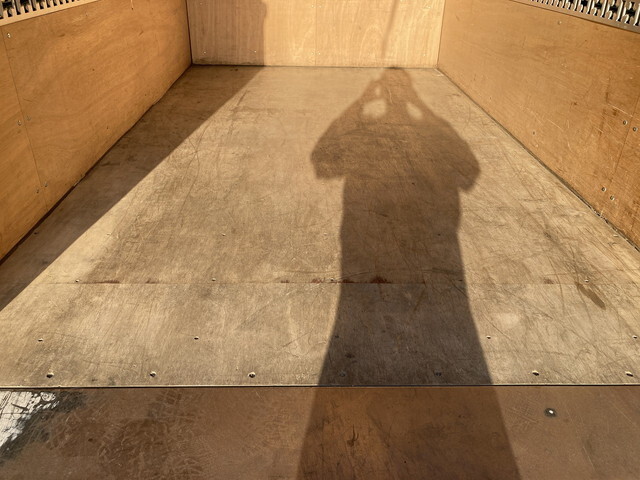 三菱ふそうキャンターアルミバン小型（2t・3t）[写真22]