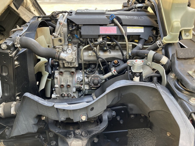 三菱ふそうキャンターアルミバン小型（2t・3t）[写真29]