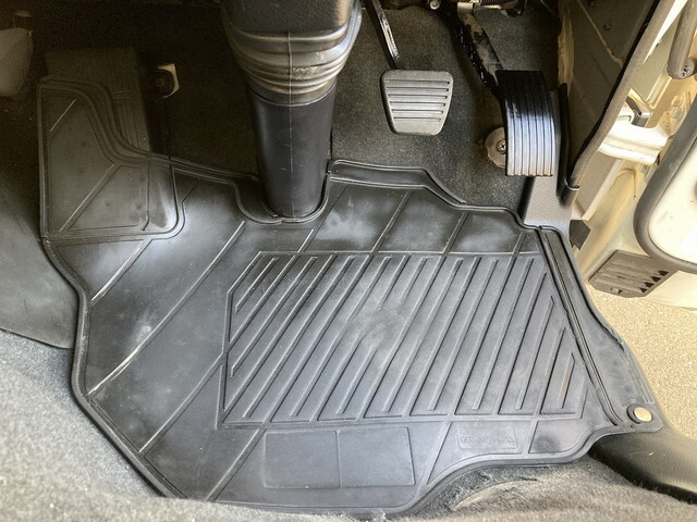 三菱ふそうキャンターアルミバン小型（2t・3t）[写真36]