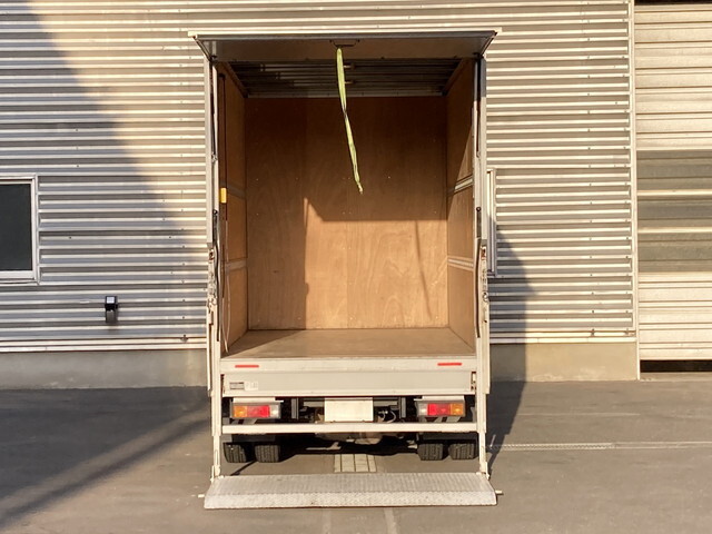 三菱ふそうキャンターアルミバン小型（2t・3t）[写真04]