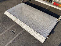 三菱ふそうキャンターアルミバン小型（2t・3t）[写真06]