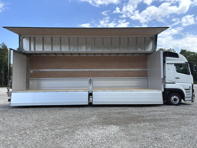 三菱ふそうスーパーグレートアルミウイング大型（10t）[写真15]