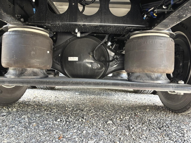 三菱ふそうスーパーグレートアルミウイング大型（10t）[写真20]