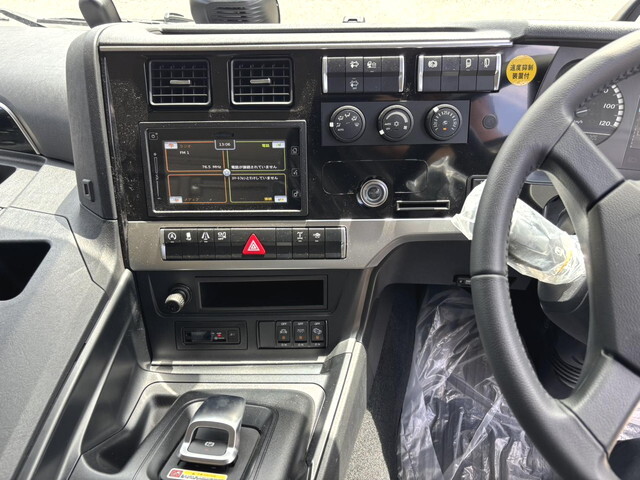 三菱ふそうスーパーグレートアルミウイング大型（10t）[写真24]