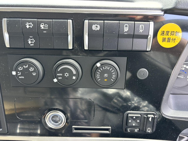 三菱ふそうスーパーグレートアルミウイング大型（10t）[写真26]