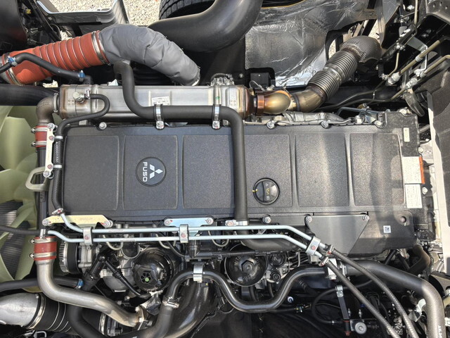 三菱ふそうスーパーグレートアルミウイング大型（10t）[写真29]