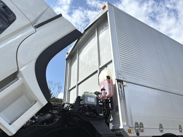 三菱ふそうスーパーグレートアルミウイング大型（10t）[写真32]
