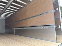 三菱ふそうスーパーグレートアルミウイング大型（10t）[写真10]