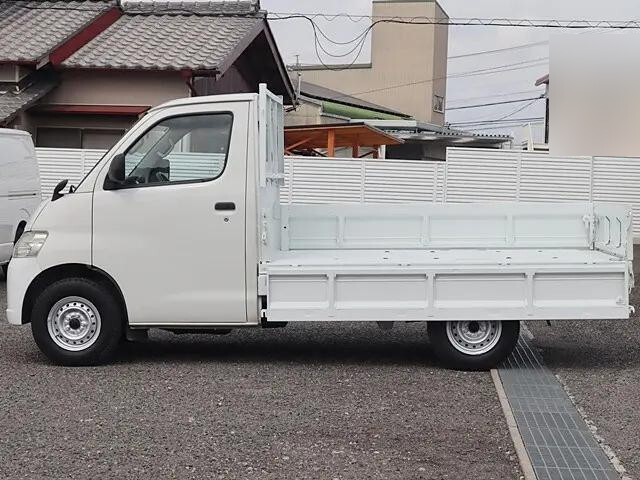 トヨタライトエース平ボディ小型（2t・3t）[写真12]