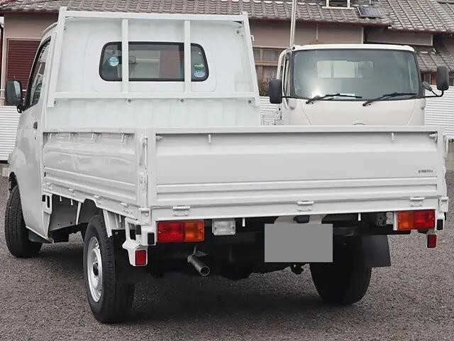 トヨタライトエース平ボディ小型（2t・3t）[写真02]