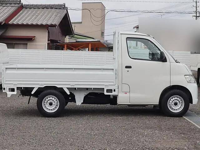 トヨタライトエース平ボディ小型（2t・3t）[写真07]