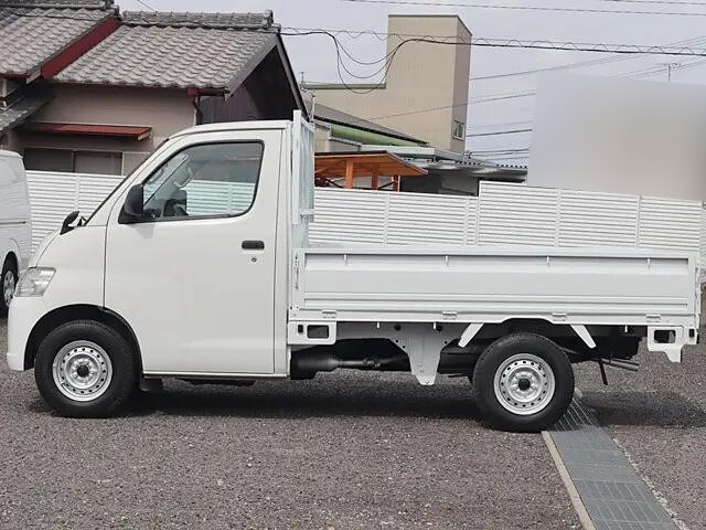 トヨタライトエース平ボディ小型（2t・3t）[写真08]