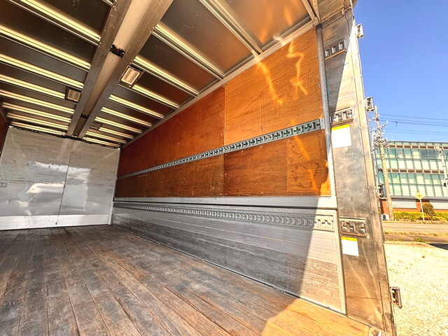 日野レンジャーアルミウイング中型（4t）[写真18]