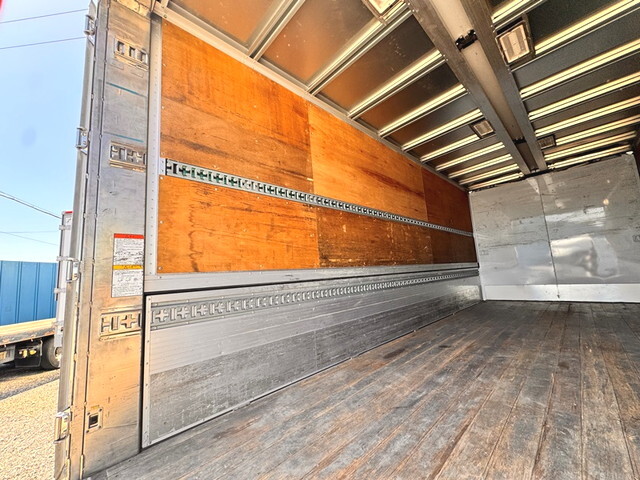 日野レンジャーアルミウイング中型（4t）[写真19]