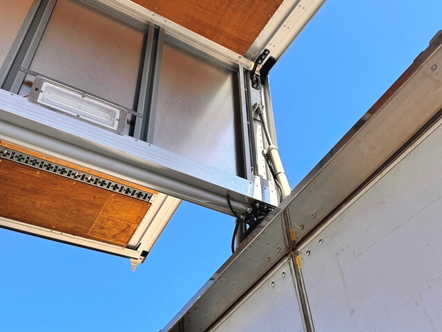 日野レンジャーアルミウイング中型（4t）[写真26]