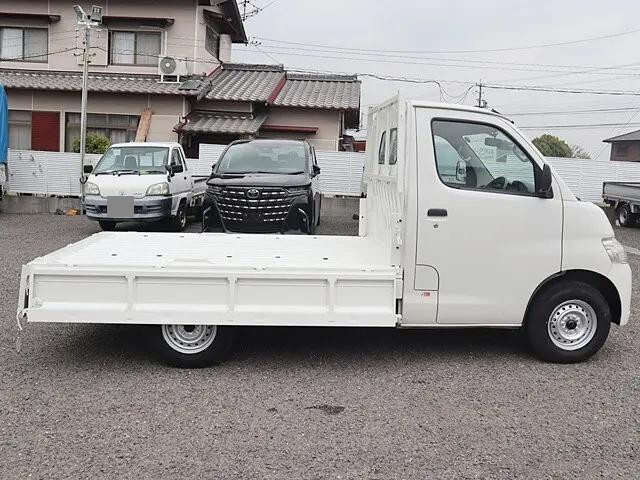 トヨタライトエース平ボディ小型（2t・3t）[写真09]