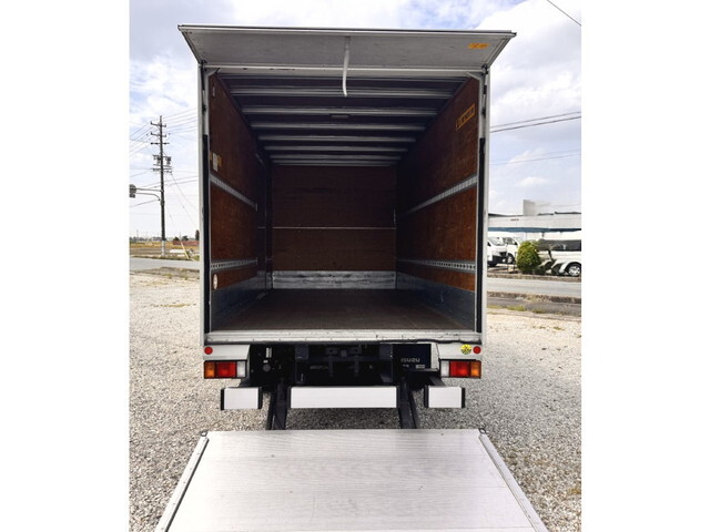 いすゞエルフアルミバン小型（2t・3t）[写真12]