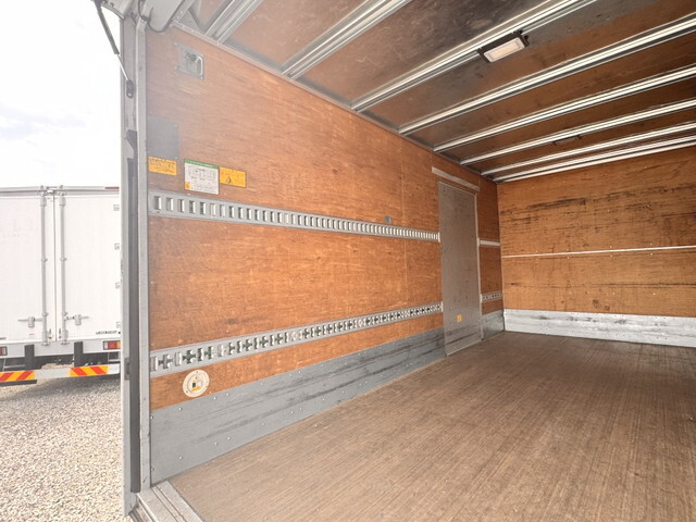 いすゞエルフアルミバン小型（2t・3t）[写真14]