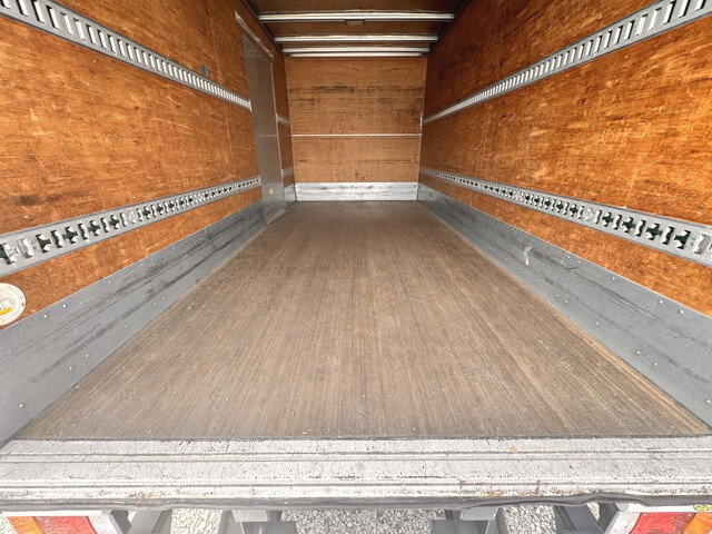 いすゞエルフアルミバン小型（2t・3t）[写真15]