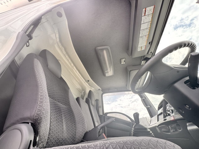 いすゞエルフアルミバン小型（2t・3t）[写真18]