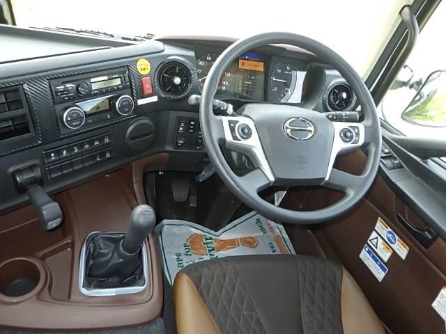 日野プロフィアセルフクレーン4段大型（10t）[写真26]