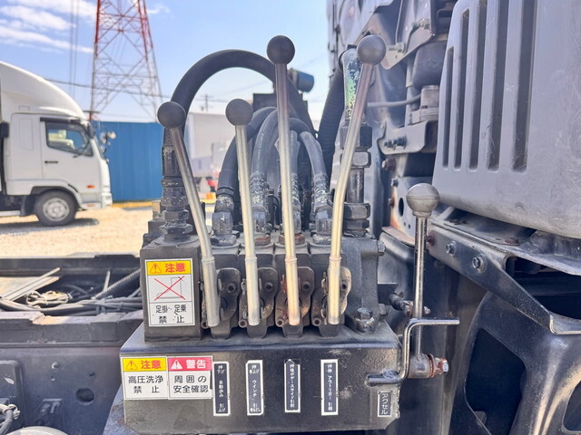 日野プロフィアセーフティローダー大型（10t）[写真18]