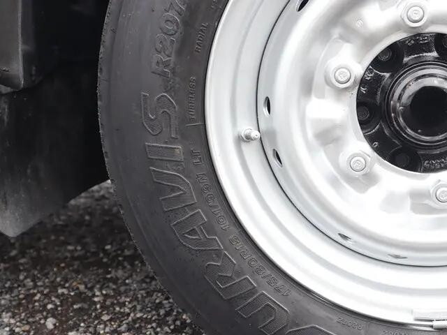 日産アトラス平ボディ小型（2t・3t）[写真19]