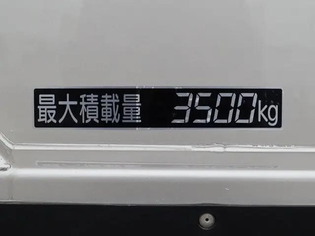 三菱ふそうキャンター平ボディ小型（2t・3t）[写真17]