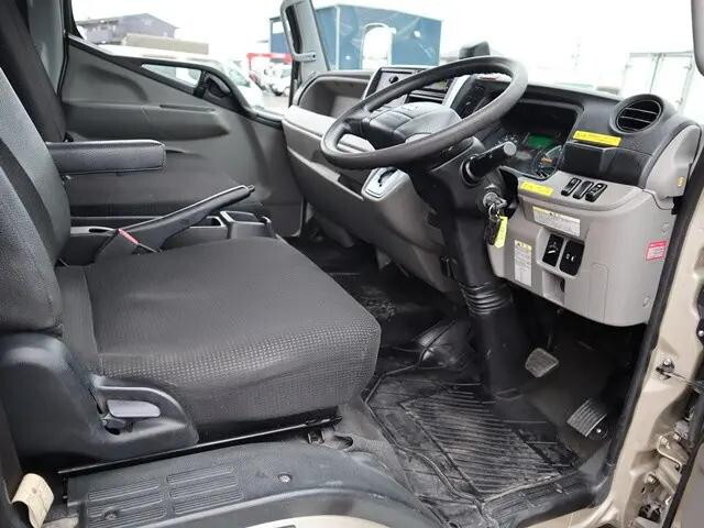 三菱ふそうキャンター平ボディ小型（2t・3t）[写真29]