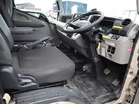 三菱ふそうキャンター平ボディ小型（2t・3t）[写真30]
