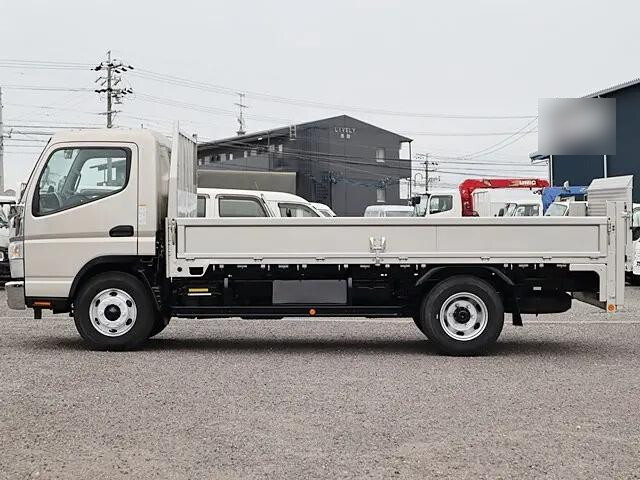 三菱ふそうキャンター平ボディ小型（2t・3t）[写真04]