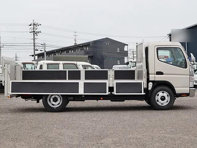 三菱ふそうキャンター平ボディ小型（2t・3t）[写真05]