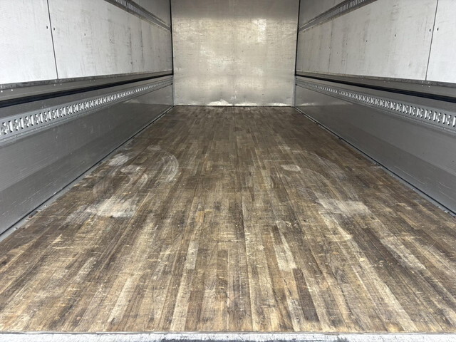 三菱ふそうファイターアルミウイング中型（4t）[写真10]