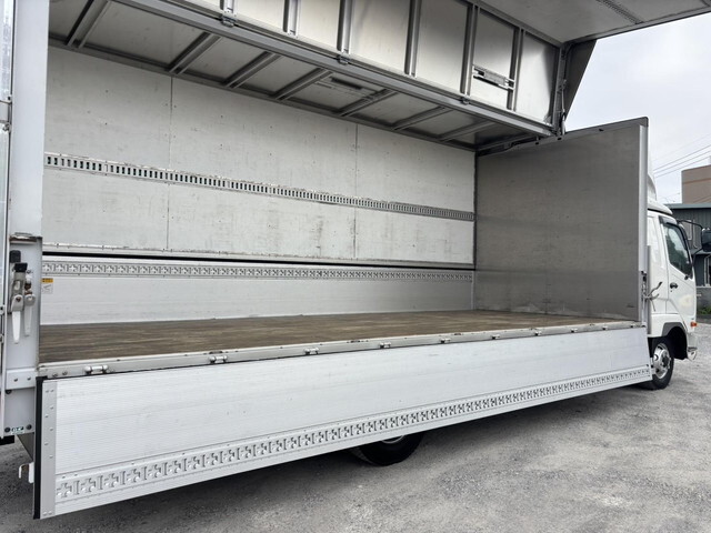 三菱ふそうファイターアルミウイング中型（4t）[写真17]