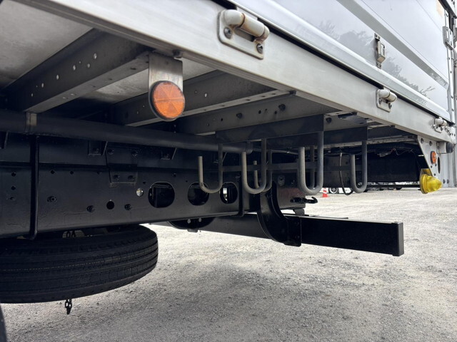 三菱ふそうファイターアルミウイング中型（4t）[写真21]