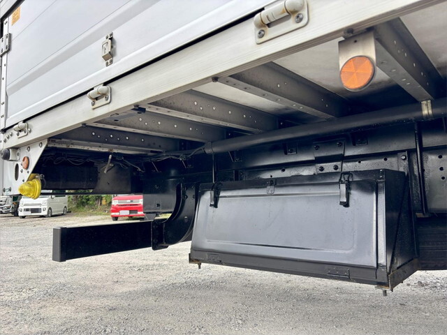 三菱ふそうファイターアルミウイング中型（4t）[写真22]